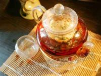 双层玻璃茶具适于观赏而且冲茶效果最佳